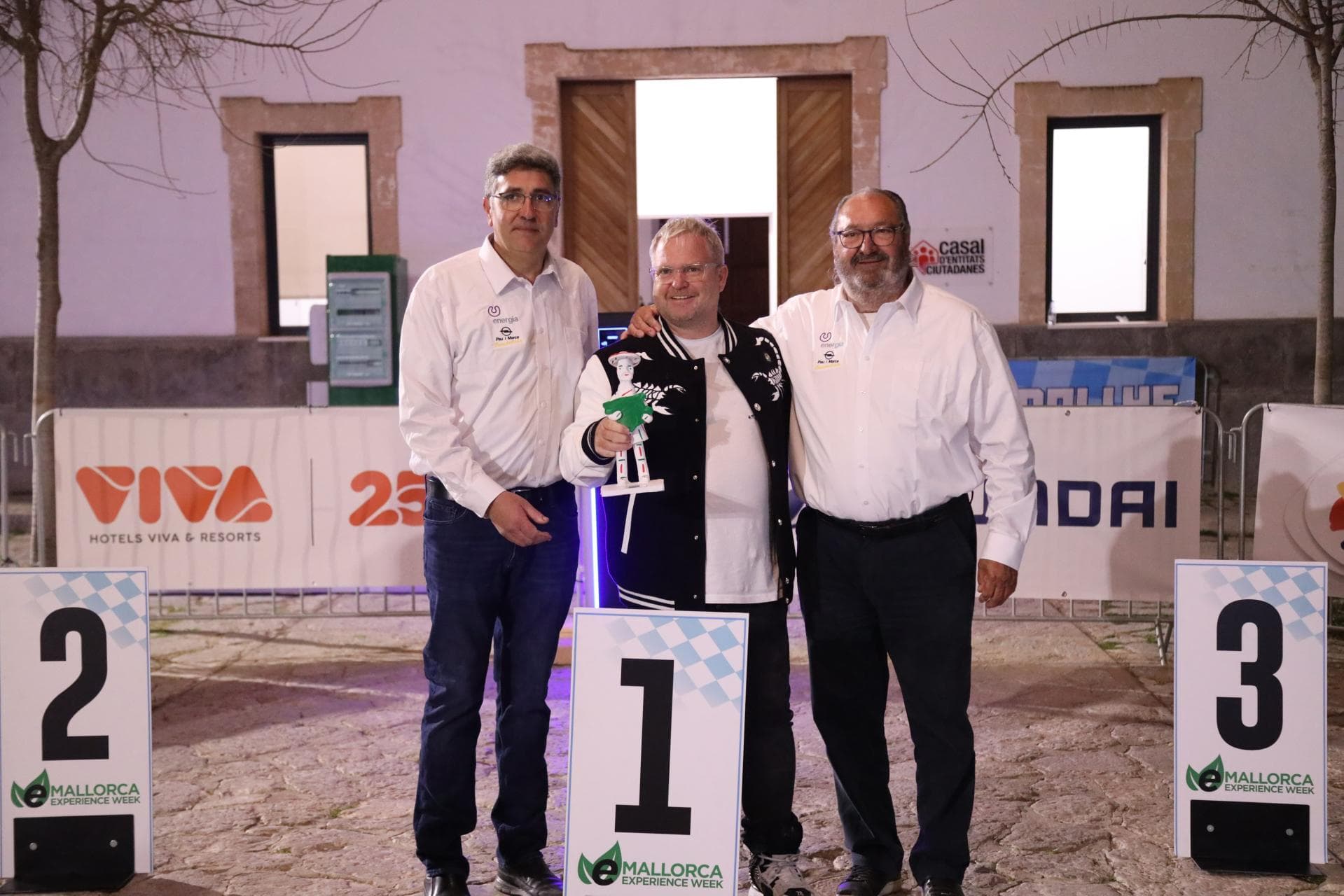 ENTREGA DE TROFEOS ECORALLY LAURA BECERRA15.jpg