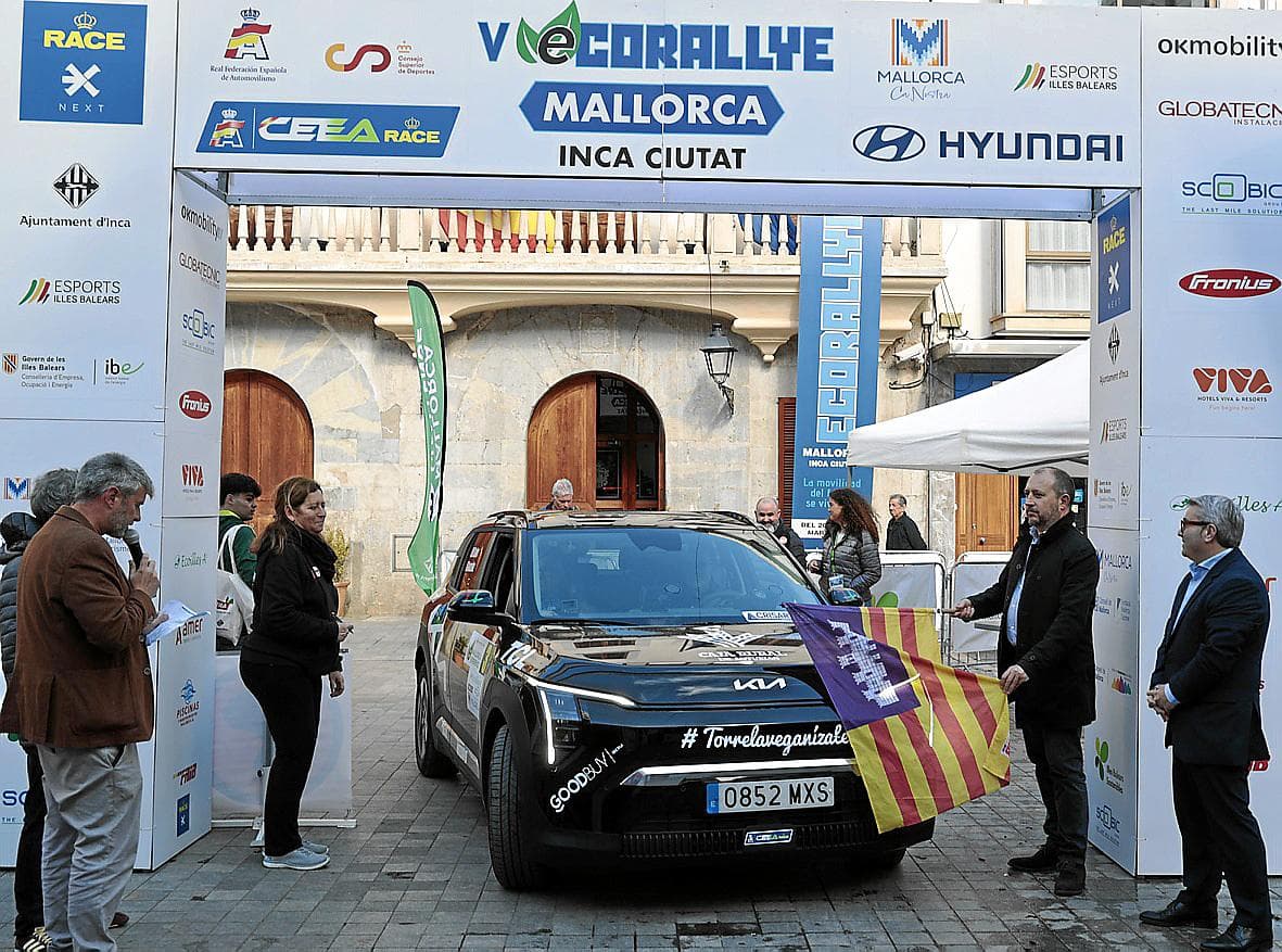 INCA. ECOLOGIA. El Eco Rallye Mallorca-Inca Ciutat celebra su primera etapa a travÃÂ©s de las carreteras de la Isla.MAS FOTOS