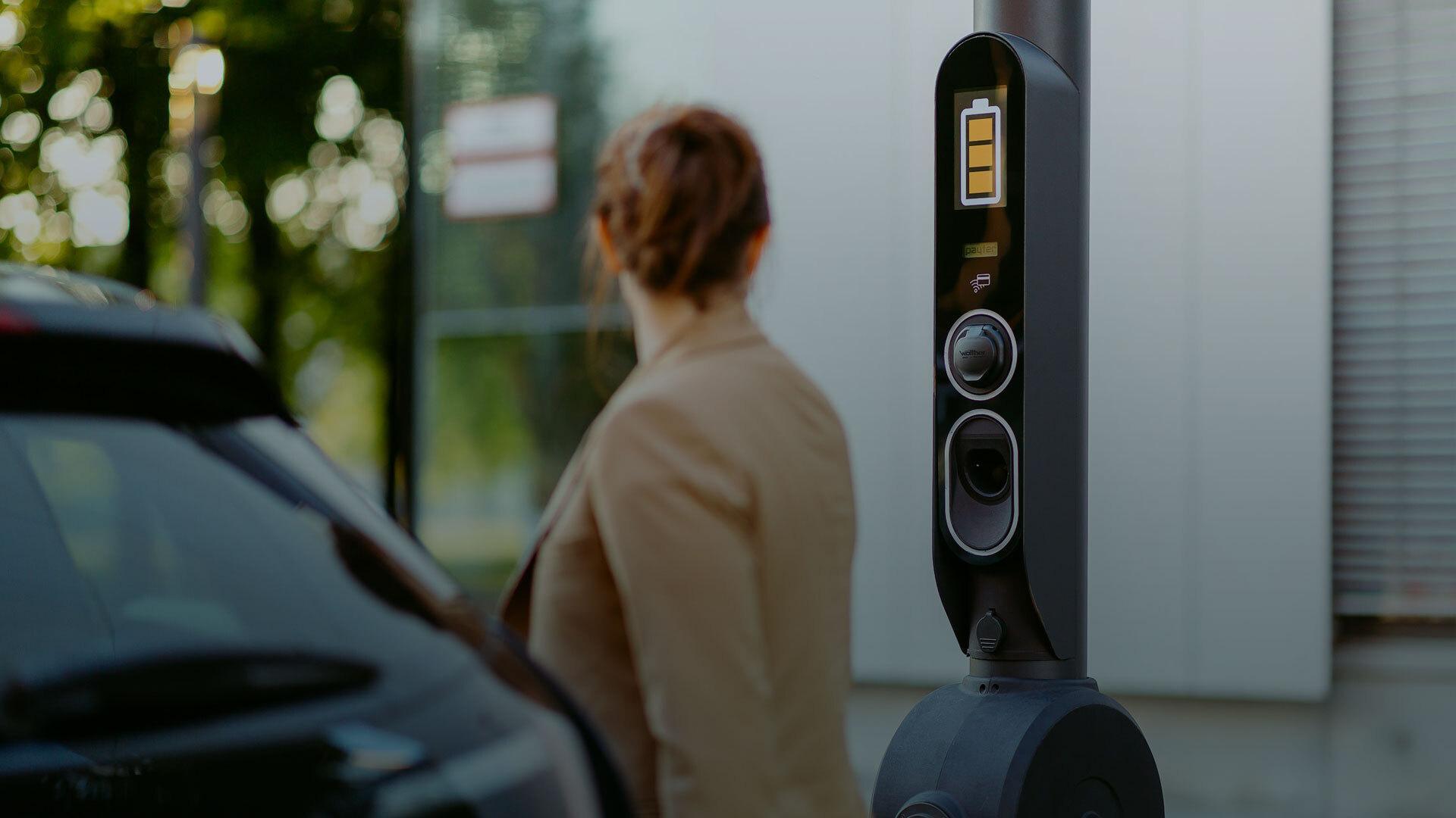 Qwello: Redefiniendo la carga eléctrica en las ciudades Image