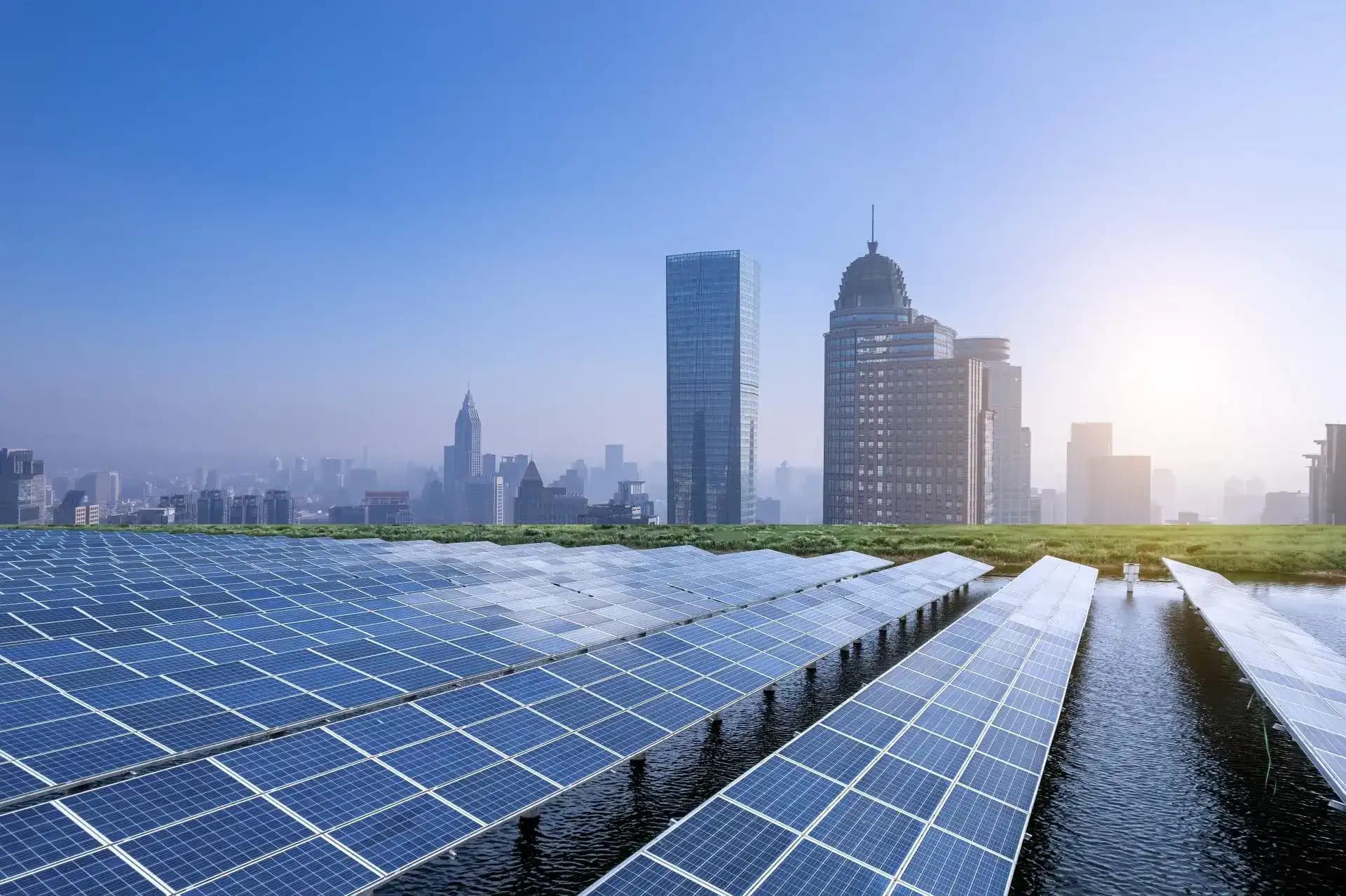 Modern,Urban,Energy,Solutions:,Solar,Panels,In,A,Vibrant,City